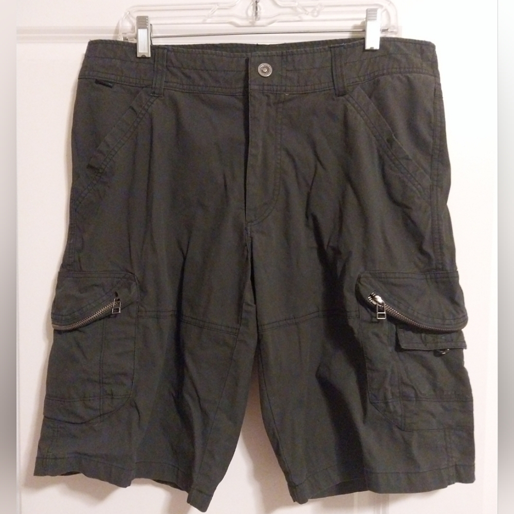 Men's KUHL Ambush Cargo Shorts in Carbon